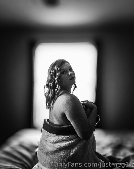 Naakte gelekte OnlyFans-foto van Justmeg18