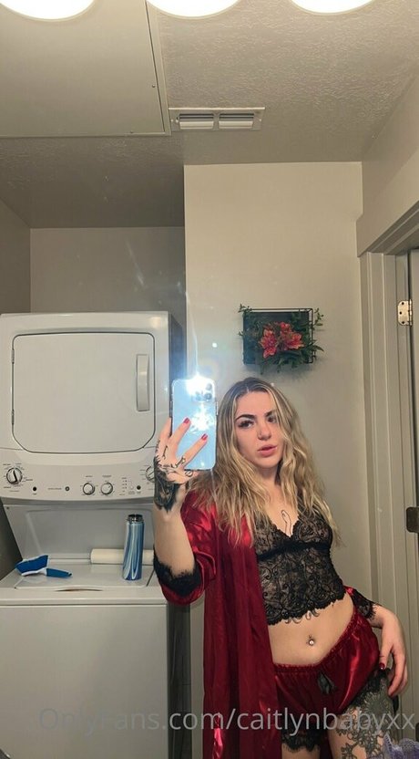 Naakte gelekte OnlyFans-foto van Caitlynbabyxx