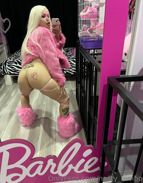 Nasty_bimbo