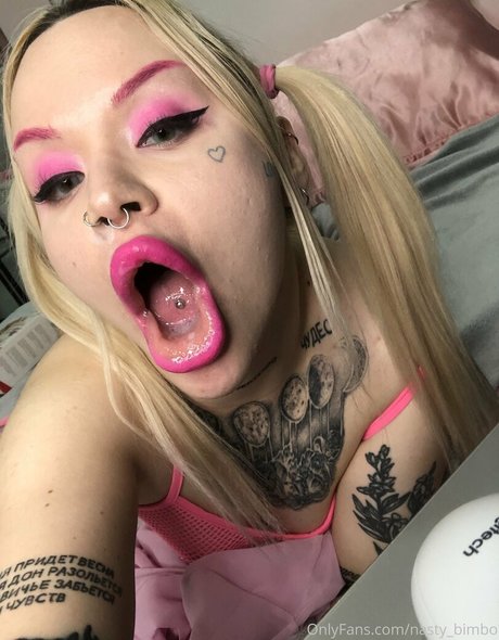 Nasty_bimbo