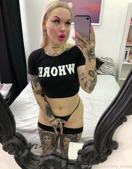 Nasty_bimbo