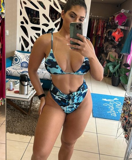 Naakte gelekte OnlyFans-foto van Rayfit