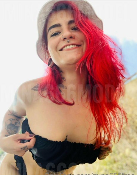 Naakte gelekte OnlyFans-foto van Mina666free