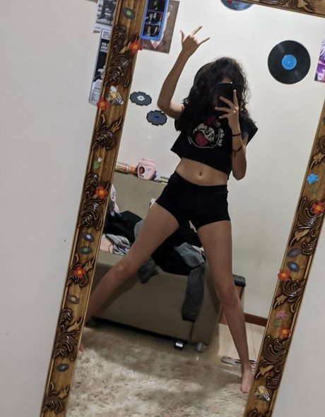 Naakte gelekte OnlyFans-foto van Thesuusu