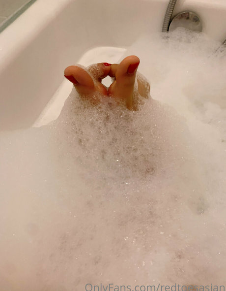 Naakte gelekte OnlyFans-foto van Redtoesasian
