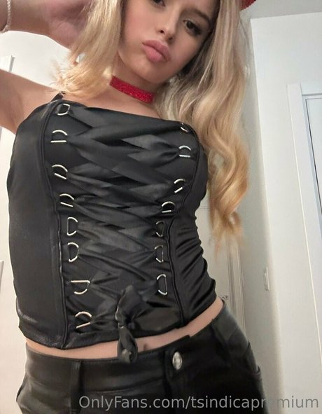 Naakte gelekte OnlyFans-foto van Tsindicapremium