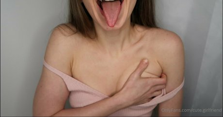 Naakte gelekte OnlyFans-foto van Cutegirlfriend