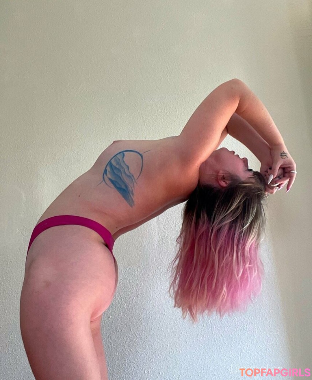 Naakte gelekte OnlyFans-foto van Lilpinkalien #1196