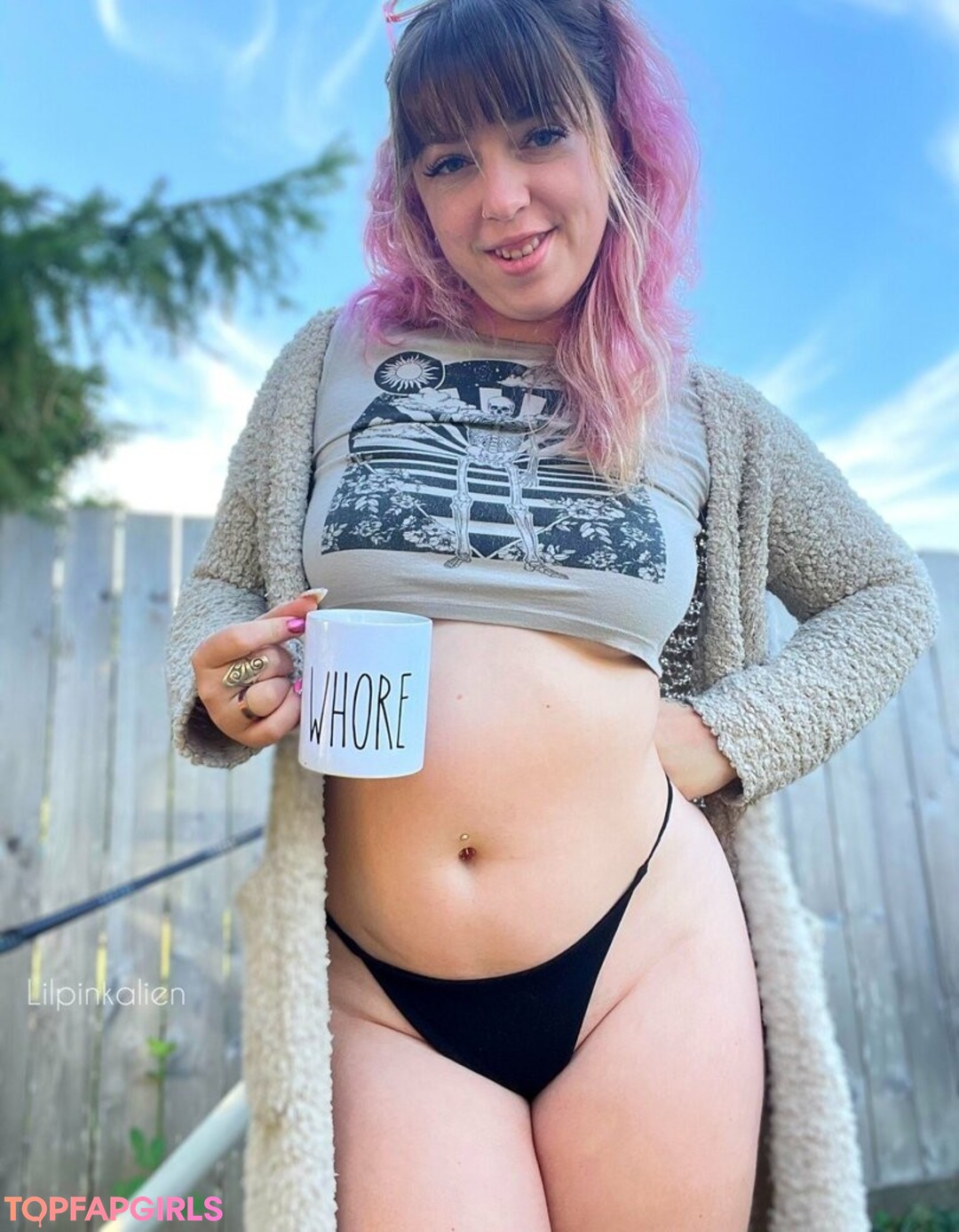 Naakte gelekte OnlyFans-foto van Lilpinkalien #1210