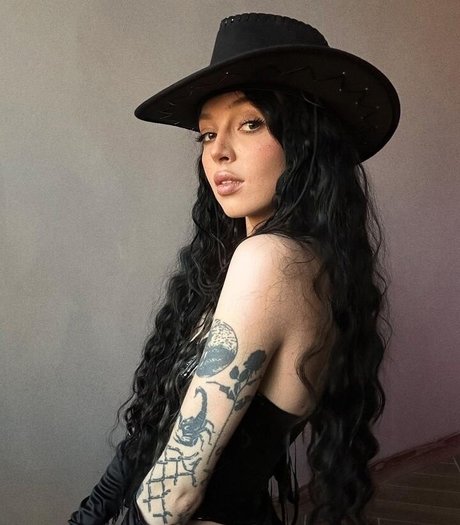 Naakte gelekte OnlyFans-foto van Byowl