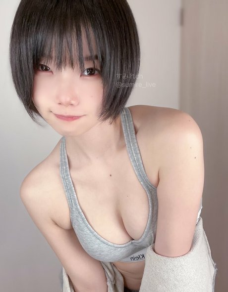 Naakte gelekte OnlyFans-foto van Sumirelive