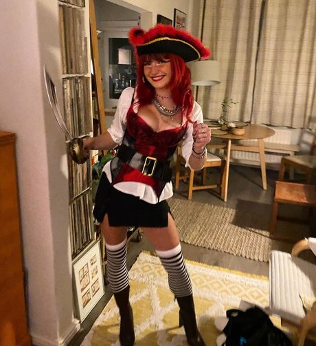Naakte gelekte OnlyFans-foto van Ramona Marquez