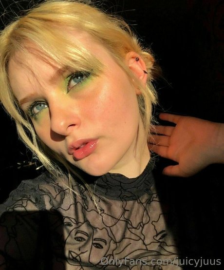 Naakte gelekte OnlyFans-foto van Juicyjuus