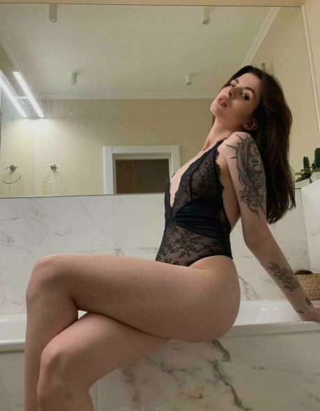 Naakte gelekte OnlyFans-foto van Kirakirraa