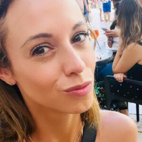 Naakte gelekte OnlyFans-foto van Cheryl Scott