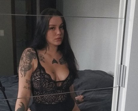 Naakte gelekte OnlyFans-foto van Sofia Appratto