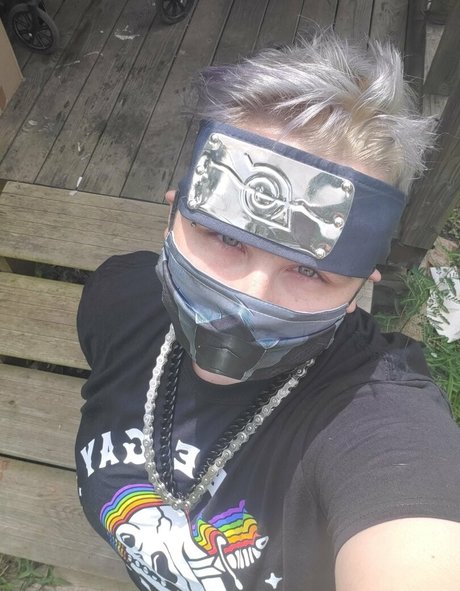 Naakte gelekte OnlyFans-foto van Lunalusts4u