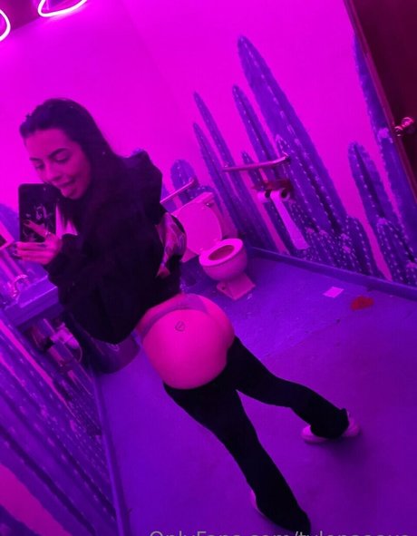 Naakte gelekte OnlyFans-foto van Tylenaaa