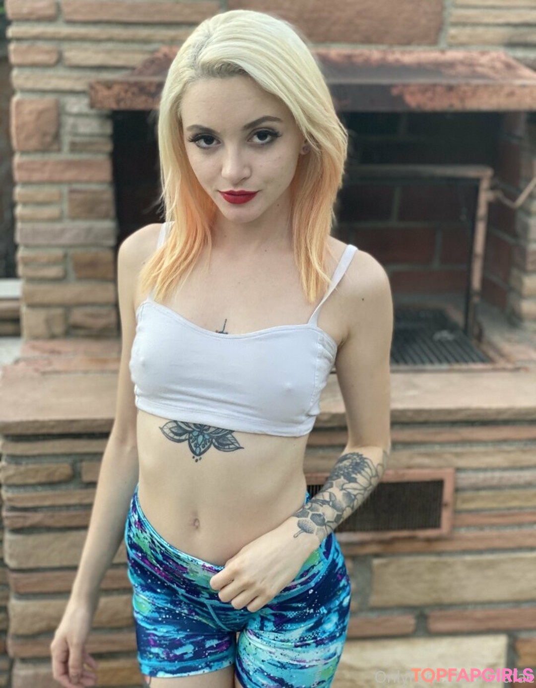 Naakte gelekte OnlyFans-foto van Lola Fae #1022