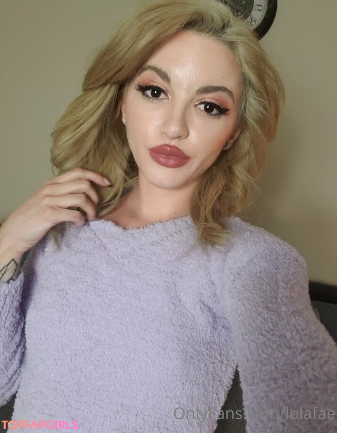 Naakte gelekte OnlyFans-foto van Lola Fae #1087