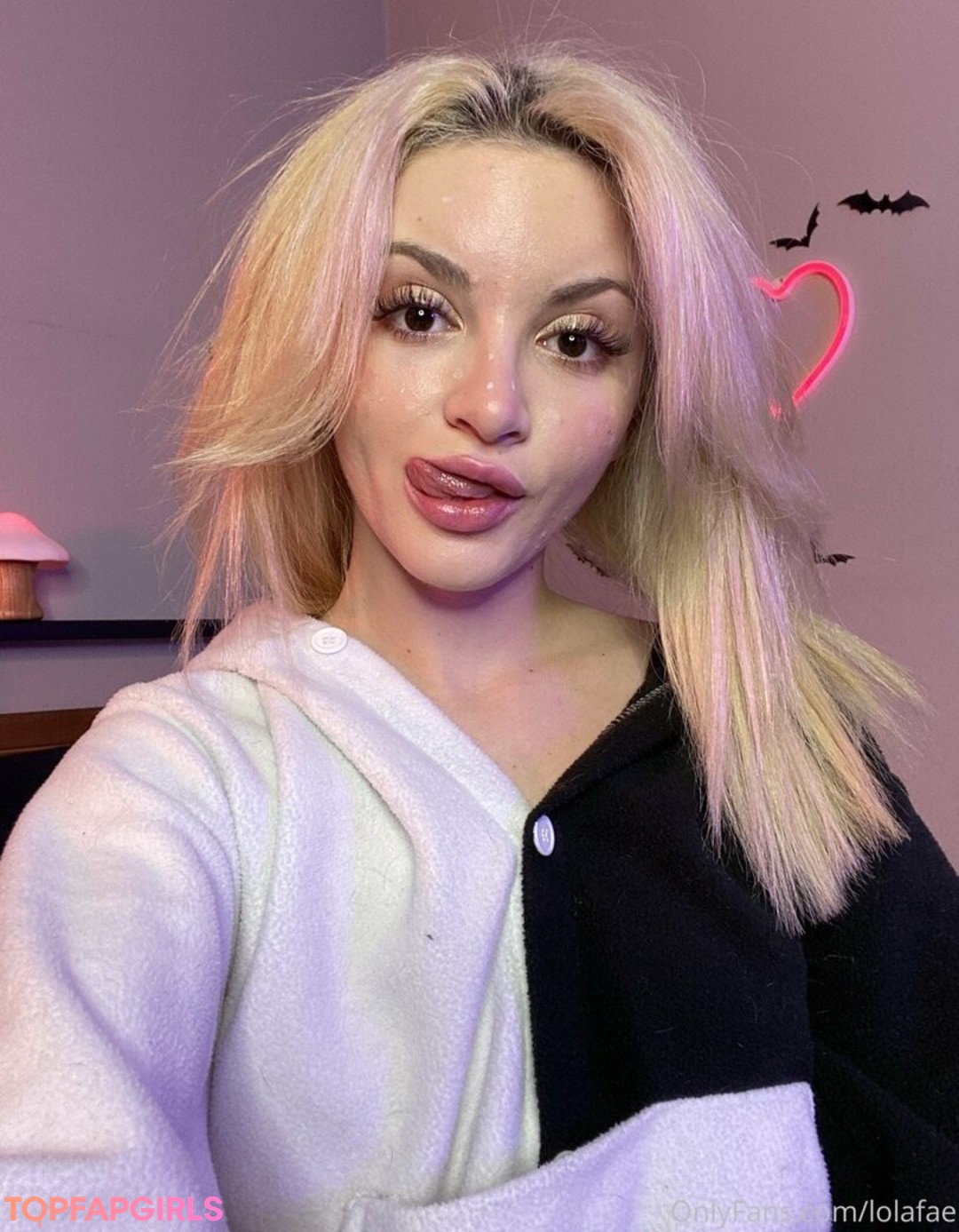 Naakte gelekte OnlyFans-foto van Lola Fae #1362