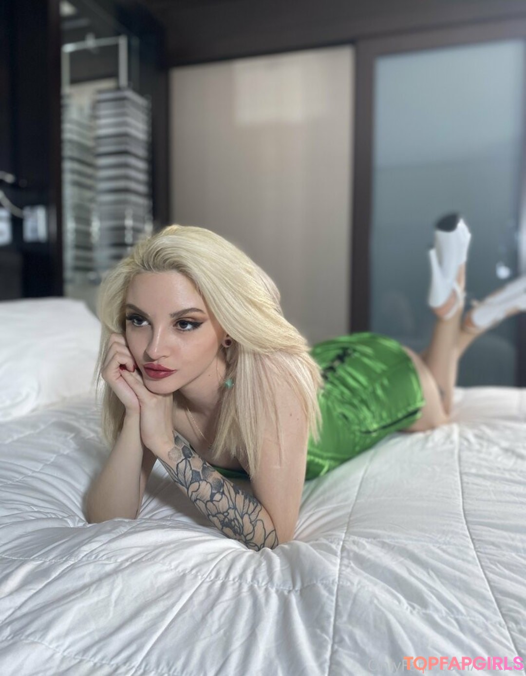 Naakte gelekte OnlyFans-foto van Lola Fae #1382
