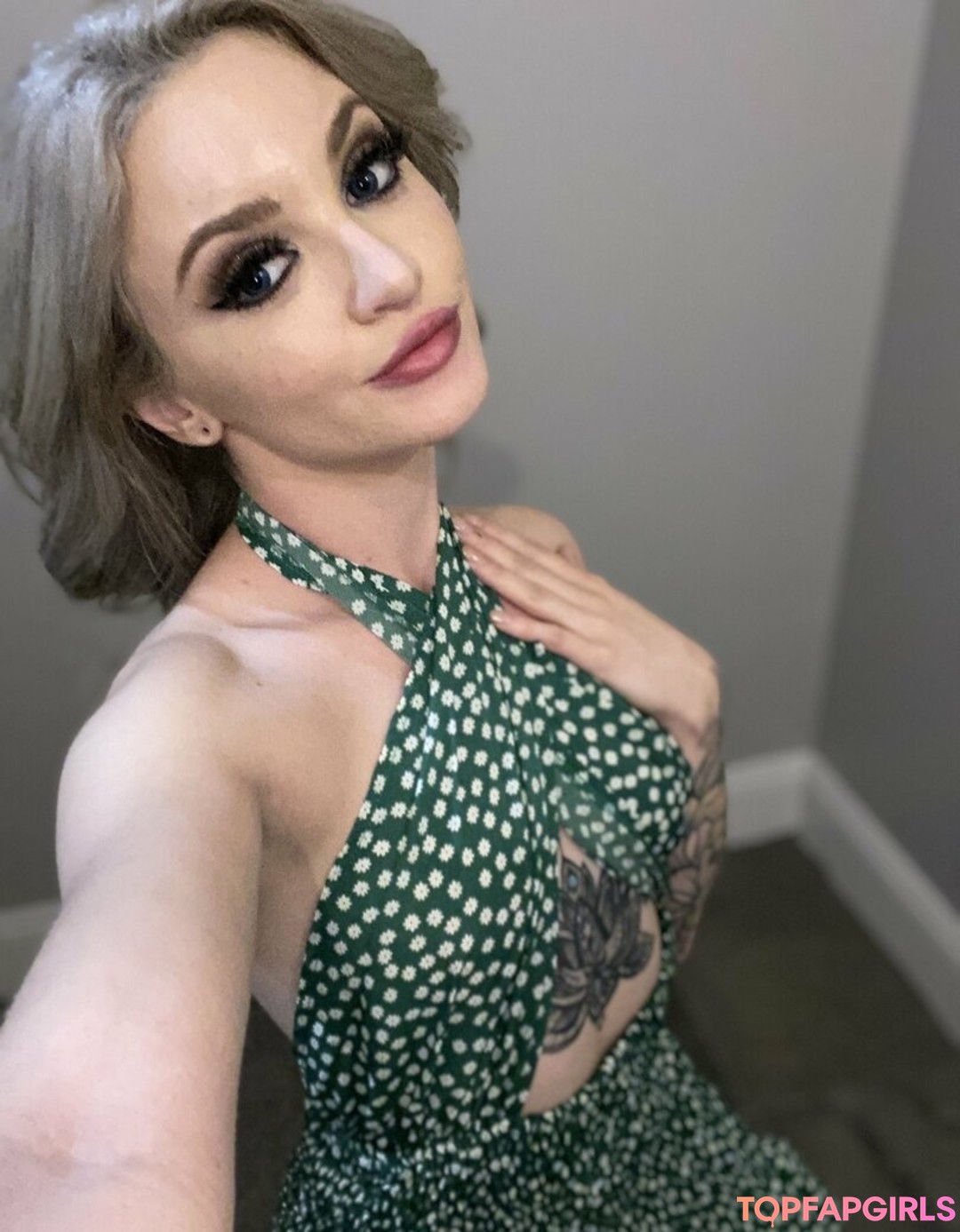 Naakte gelekte OnlyFans-foto van Lola Fae #1395