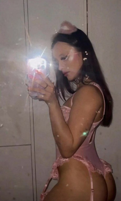Naakte gelekte OnlyFans-foto van Vvsailormoonvv
