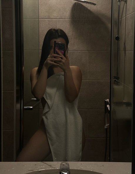 Naakte gelekte OnlyFans-foto van Vvsailormoonvv