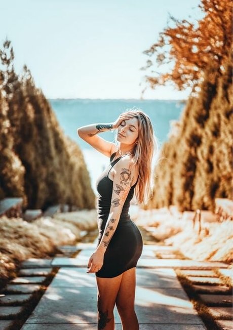 Naakte gelekte OnlyFans-foto van Springapplewood