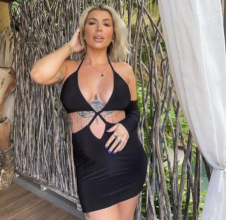 Naakte gelekte OnlyFans-foto van Olivia Buckland