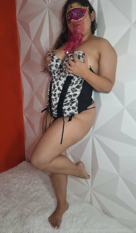 Naakte gelekte OnlyFans-foto van Senhoritasensualize