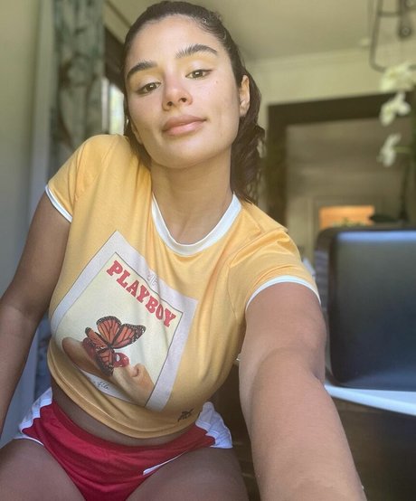 Naakte gelekte OnlyFans-foto van Diane Guerrero