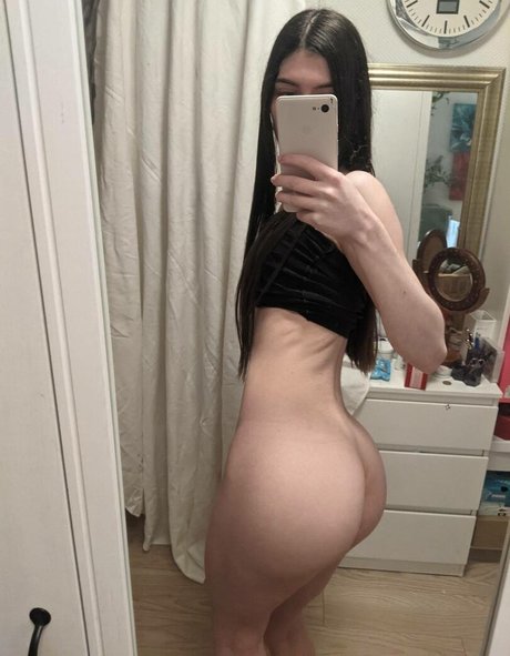 Naakte gelekte OnlyFans-foto van Bluetoothkhajiit