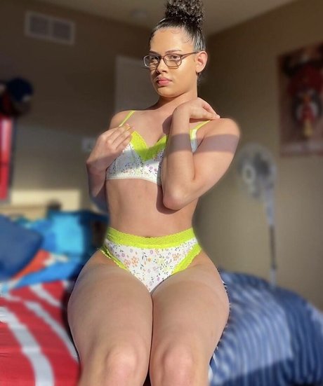 Naakte gelekte OnlyFans-foto van Thick Diamond