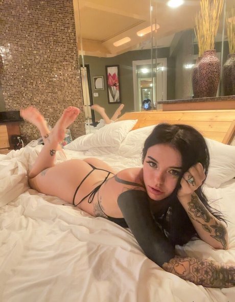 Naakte gelekte OnlyFans-foto van Lolaslands