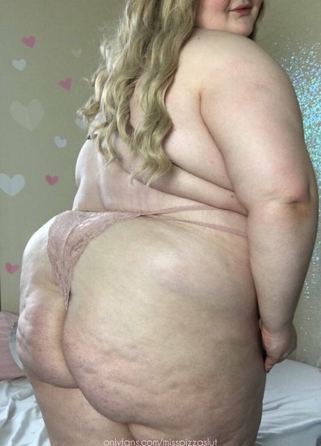 Naakte gelekte OnlyFans-foto van Misspizzaslut
