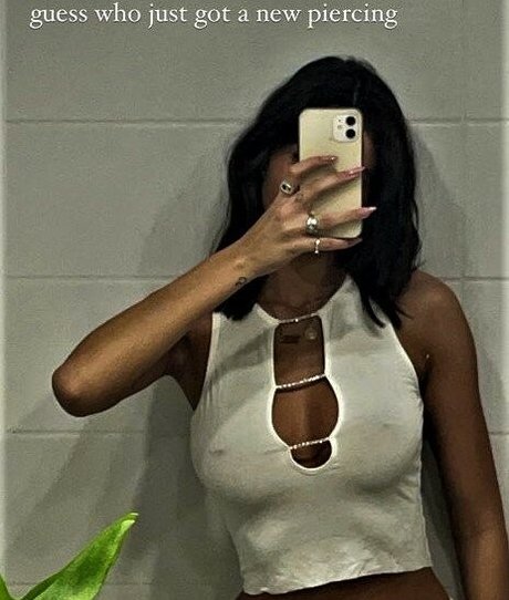 Naakte gelekte OnlyFans-foto van Liya Noga