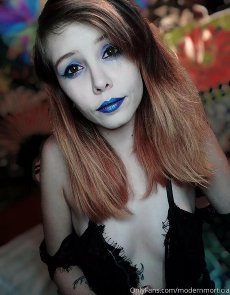 Modernmorticia