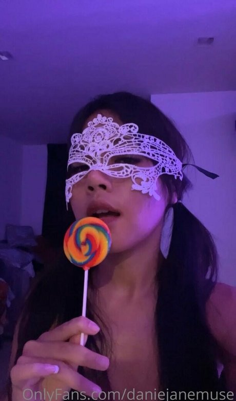 Naakte gelekte OnlyFans-foto van Daniejanemuse