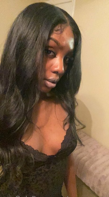 Naakte gelekte OnlyFans-foto van Onyxxxxxx
