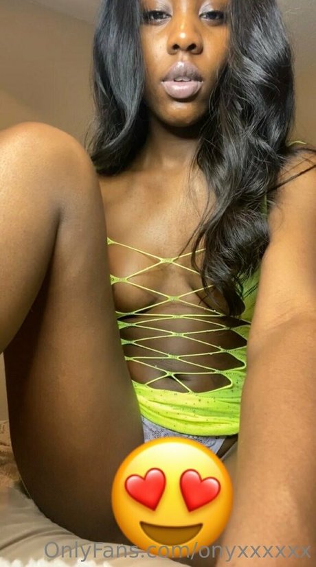 Naakte gelekte OnlyFans-foto van Onyxxxxxx
