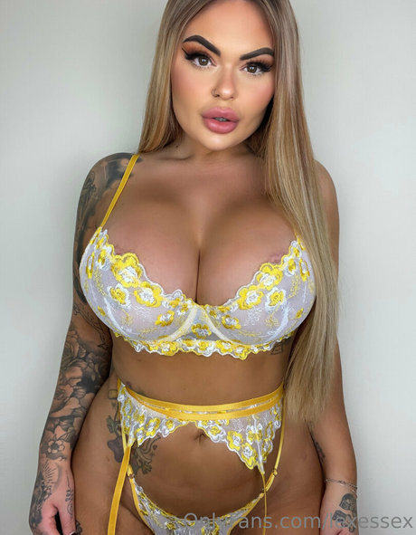 Naakte gelekte OnlyFans-foto van Lexessex