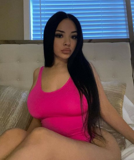 Naakte gelekte OnlyFans-foto van Davina