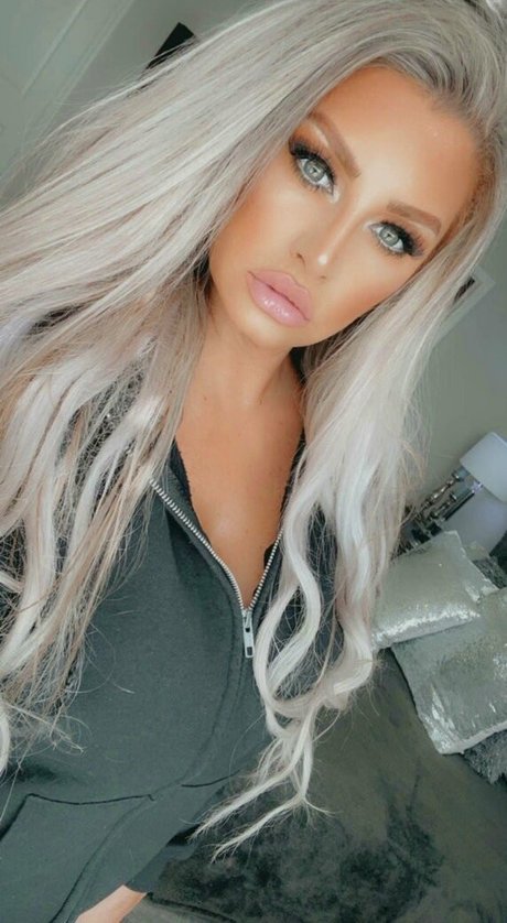 Naakte gelekte OnlyFans-foto van Babydollboss