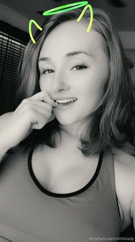Naakte gelekte OnlyFans-foto van Liittleladyfree
