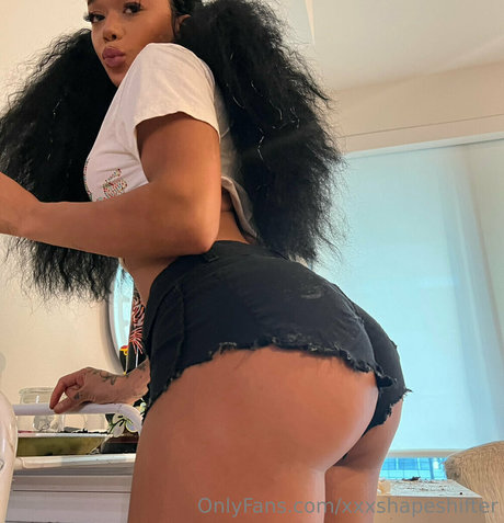 Naakte gelekte OnlyFans-foto van Xxxshapeshifter