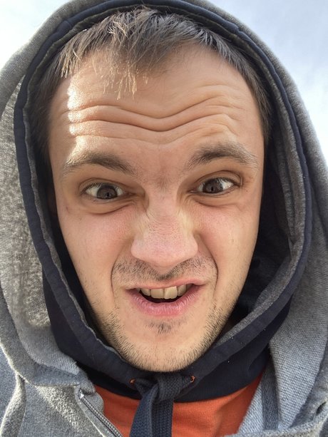 Naakte gelekte OnlyFans-foto van Anton
