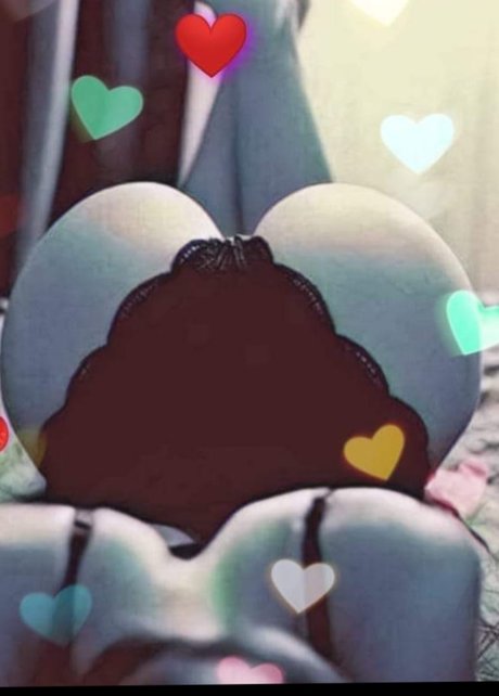 Naakte gelekte OnlyFans-foto van Lunas