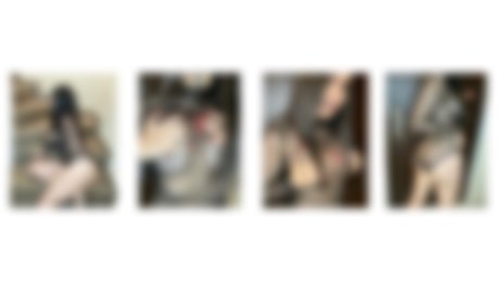 Naakte gelekte OnlyFans-foto van Saymoni